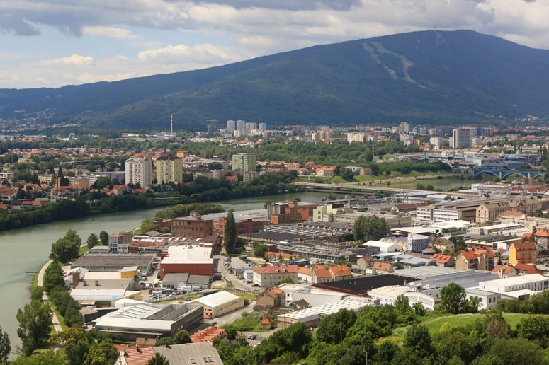 Z električnim vlakcem bodo domačini in tujci odkrivali "skrite kotičke in potenciale mesta", pravi vodstvo občine.