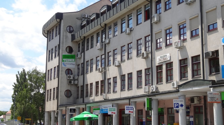 Glavna fotografija članka:Ptujski radio in tednik v roke Odlazku?
