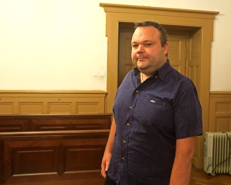 Niko Štekar je tudi v ponovljenem sojenju zatrjeval, da ni imel pojma o tem, da je inšpektor v maso za piškote vmešal sestavino THC.