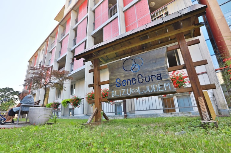 Zaposleni o prodaji ne vedo ničesar. 