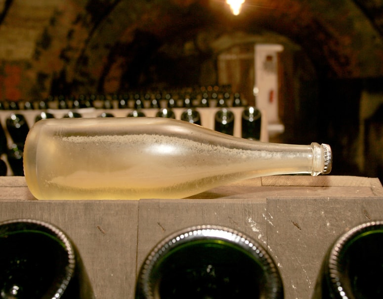 Peneča vina je treba popiti v dnevu ali dveh.