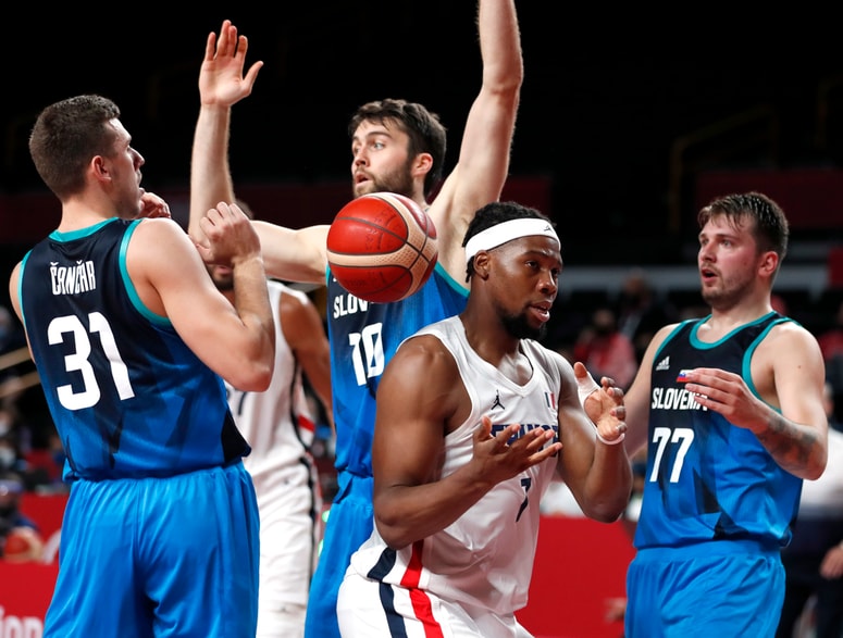 Vlatko Čančar in Mike Tobey se bosta reprezentanci pridružila danes (a igrala ne bosta), Luka Dončić pa naslednji teden.
