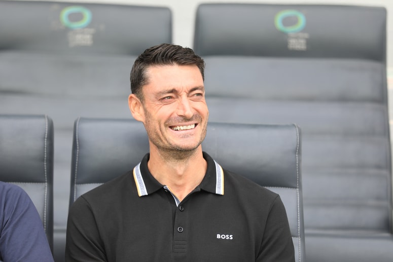 Ljubljanski trener Albert Riera brezskrbno pričakuje nedeljski derbi z Mariborčani. 