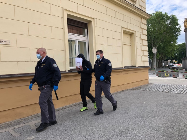 Zaradi ropa v Trnovski vasi je Damjana Jerebica ptujsko sodišče obsodilo na tri leta in devet mesecev zapora. Sojenje zaradi ropa v Veržeju pa se še ni pričelo.  