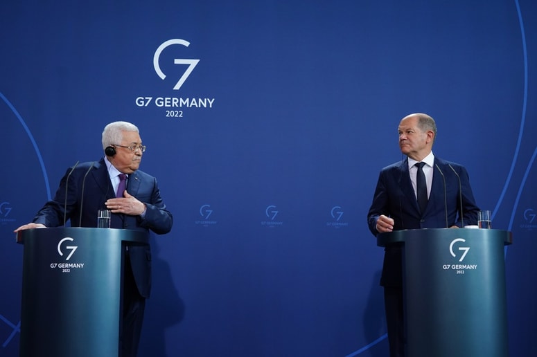 Nemški kancler Olaf Scholz je izrazil nestrinjanje z Abasovimi besedami