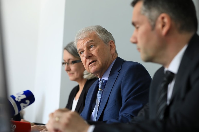 Fiskalni svet je vnovič opozoril, da je bil javni denar porabljen tudi za ukrepe, ki niso bili povezani z blaženjem posledic epidemije, oziroma so pomoč prejeli tudi tisti, ki jih epidemija neposredno ni prizadela. 