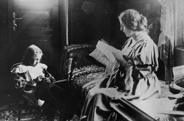 Zofka Kveder in njena hčerka Vladimira