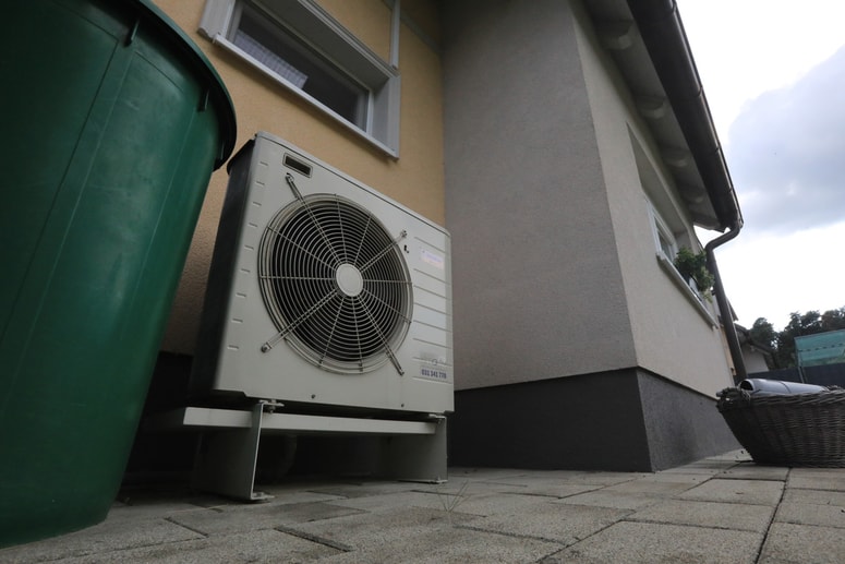 Tisti, ki ga hrup sosedove toplotne črpalke moti, bo težko dokazal, da je ta prehrupna, opozarjajo nekateri strokovnjaki. 