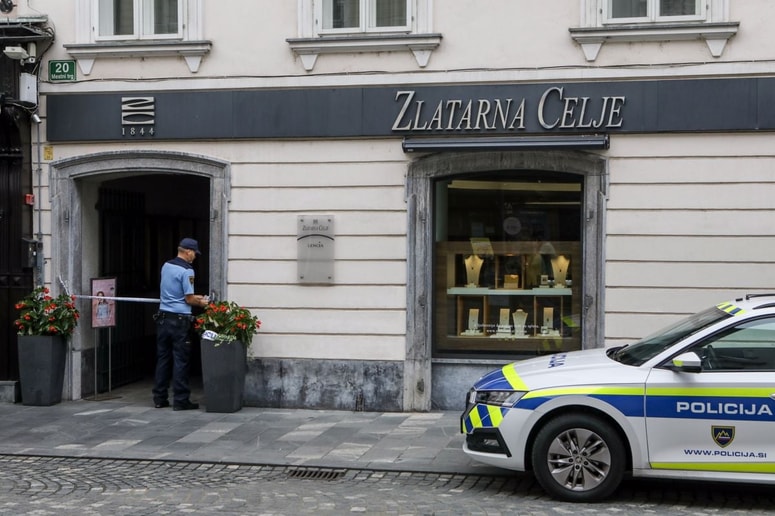 Trgovina Zlatarne Celje po ropu.