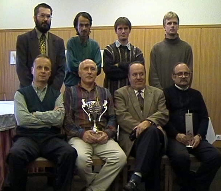 Zasedba Kovinarja, prvaka iz leta 2000 - stojijo od leve: Leon Mazi, Marjan Črepan, Zoran Veličkovič, Primož Riegler; sedijo od leve: Mišo Cebalo, Vladimir Tukmanov, Rastislav Novačan in Peter Krajnc.