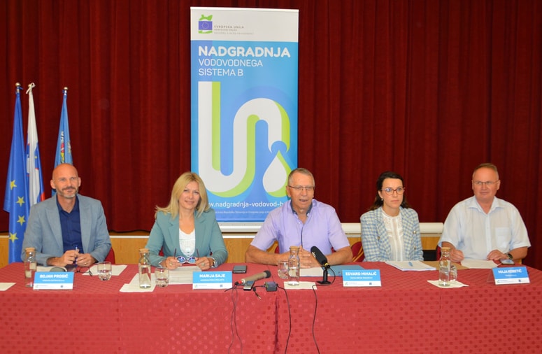 Na tiskovni konferenci so predstavili potek nadgradnje vodovoda sistema B. 