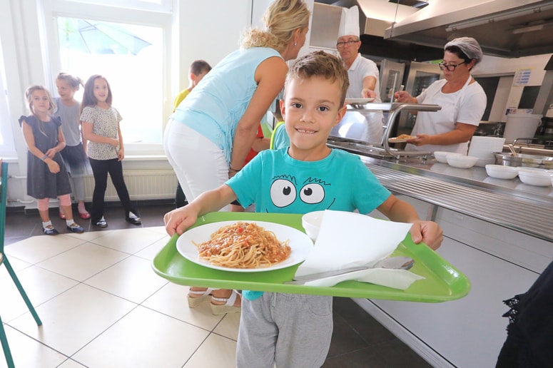 Glavna fotografija članka:(FOTO) Brezplačna kosila za osnovnošolce? Mariborski ravnatelji nimajo občutka, da bi bil kdo lačen