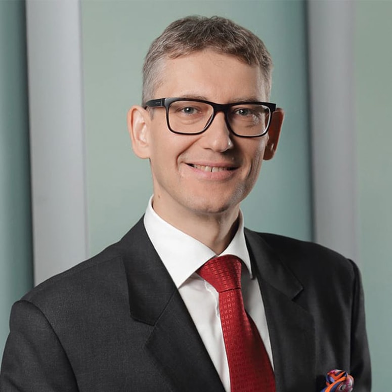 Žiga Debeljak bo 1. septembra prihodnje leto nastopil svoj drugi mandat na čelu Slovenskega državnega holdinga. Prijave so bile sicer štiri.   