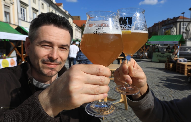 Glavna fotografija članka:Maribor v znamenju piva: "Oktoberfest štimunga" na osrednji tržnici