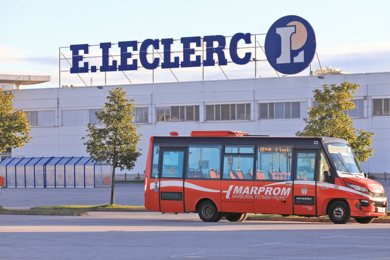 Na liniji vozita dva avtobusa, da se lahko zagotavlja frekventnost odhoda na 15 minut. 