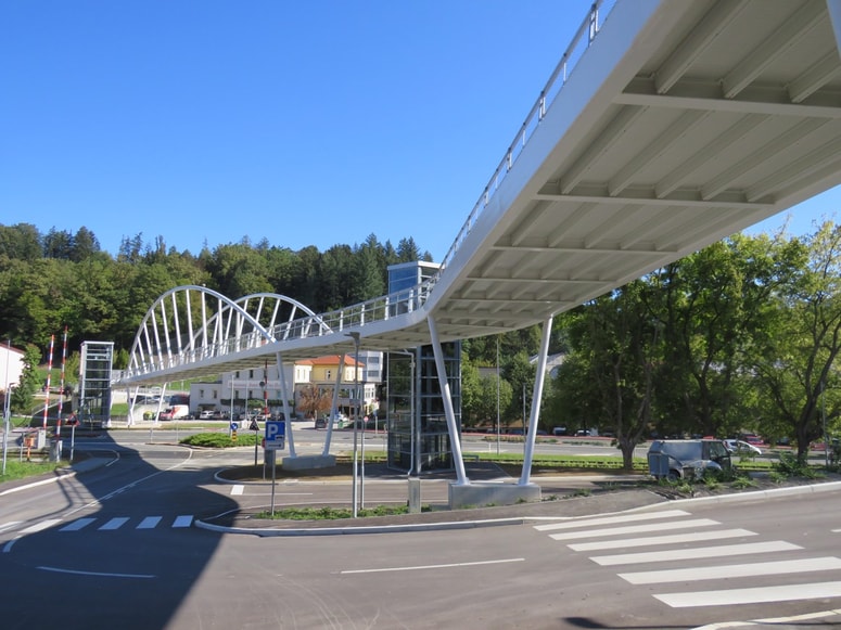 Nadhod Sonce se začne pri Pegazovem domu starejših in konča tik pred nastajajočim razglednim stolpom. 