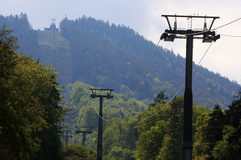 Vsako pomlad in jesen je treba opraviti redne letne preglede, zaradi katerih krožna kabinska žičnica nekaj dni ne obratuje.