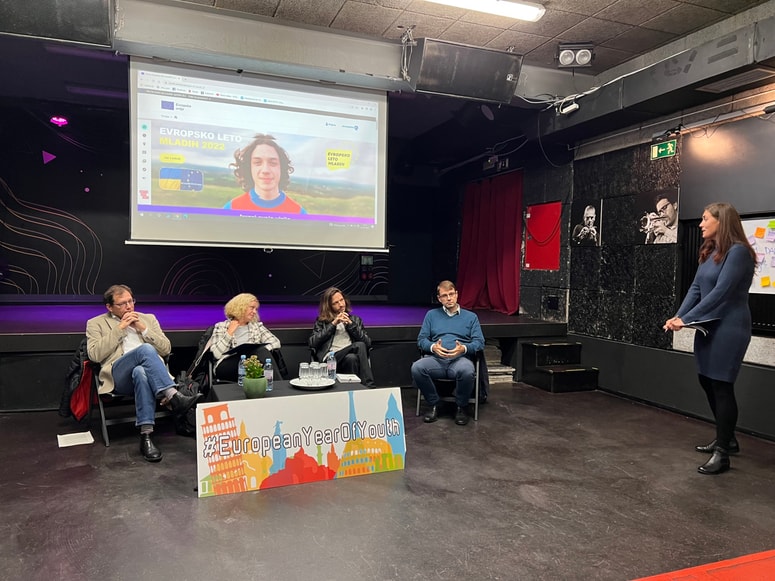 Koroški regijski posvet za pripravo resolucije o nacionalnem programu
za mladino 