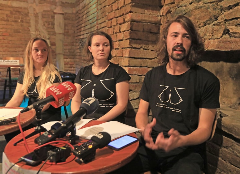 Anamarija Nađ, Barbara Polajnar in Jan Podbrežnik so napovedali četrti ZIZ festival. 