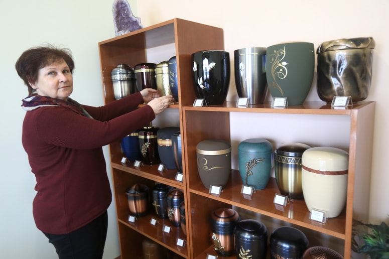 Danes je velika večina pogrebov žarnih. 