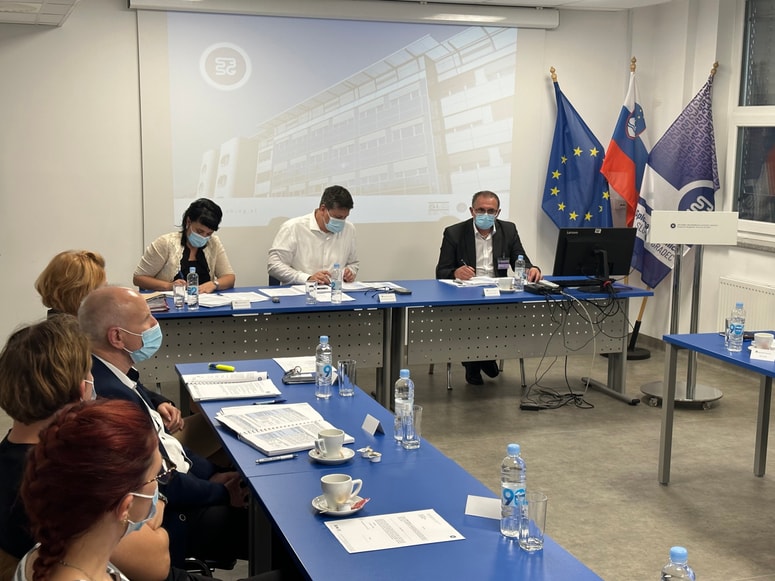 Vodstvo bolnišnice ima deset dni časa, da sanacijski program dopolni.
 