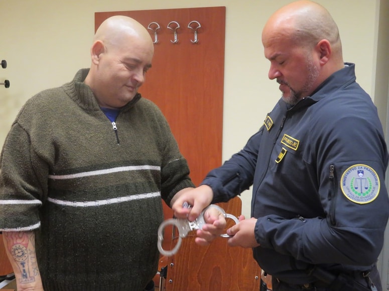 Slavku Hudorovcu zaradi očitka o poskusu uboja preti kazen do 15 let zapora.
