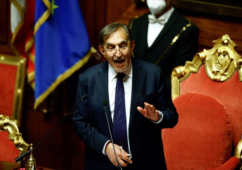 Predsednik senata Ignazio Benito La Russa je odkriti neofašist, a v primeru bolezni ali daljše odsotnosti predsednika republike bi postal prvi človek Italije.