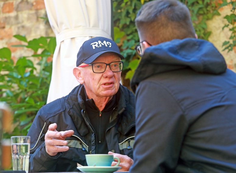 Zdravko Strniša zagovarja odprtost, sprejemanje drugačnosti, iskanje novega in aktivno življenje za osebni razvoj in razvoj Maribora. 