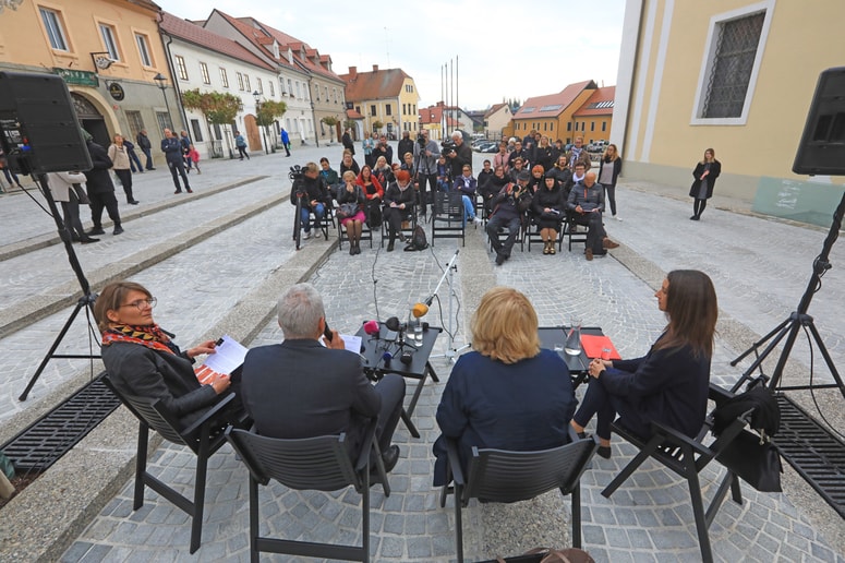 Glavna fotografija članka:(FOTO) Nov sklop mestnih kulturnih prizorišč na Vojašniškem trgu: "Ta prostor je lahko še veliko več, če sodelujemo"