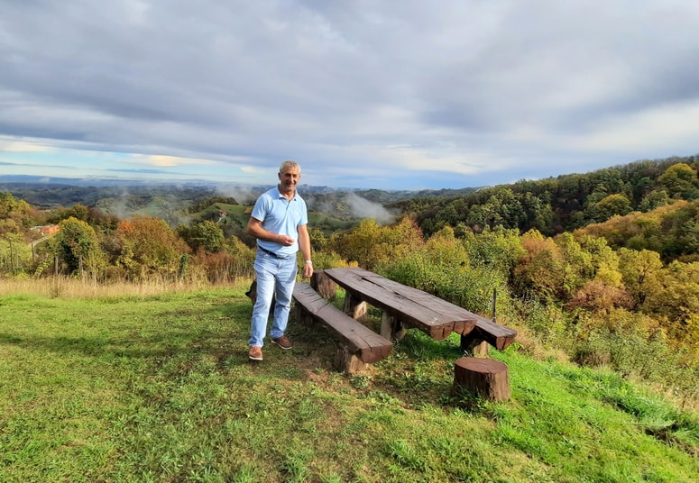 Anton Topolovec je prepričan,
da bi se v Haloze preselilo več ljudi,
če bi bile cestne povezave boljše. 
