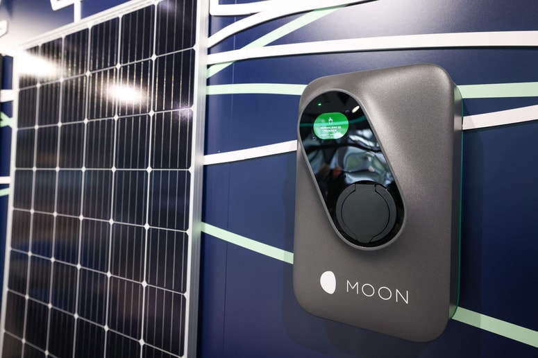 Moon predstavlja kompleksen sistem polnilne infrastrukture - od polnilnic do inštalacij zanje. 