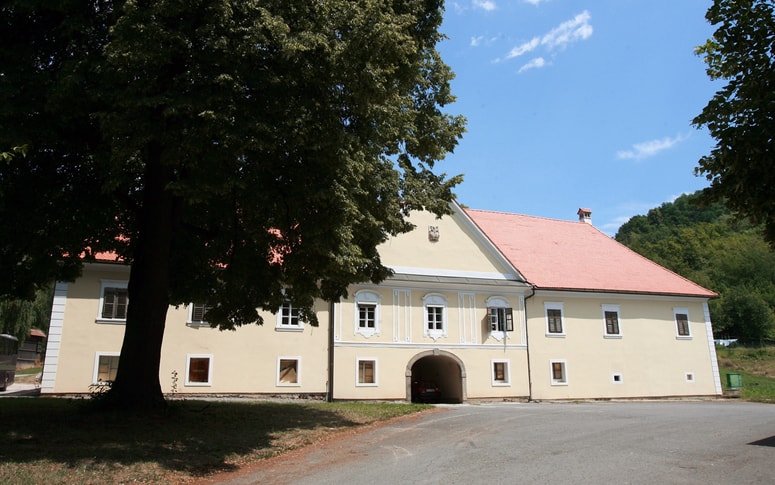 Račji dvor bo v dokončno last občine prešel po treh letih, v tem času pa bo morala občina tam razviti uspešen turističen produkt