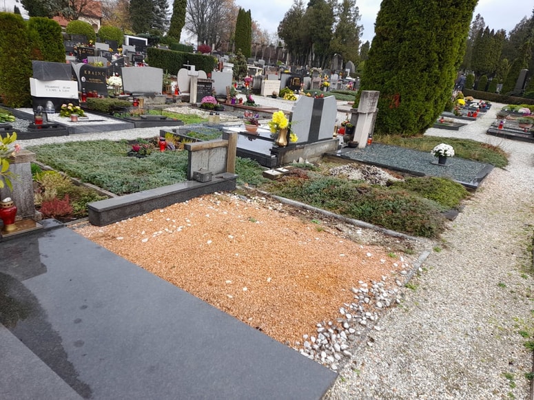 Glavna fotografija članka:Razmišljate o opustitvi groba in raztrosu pepela? Pripravite se na dodatne stroške