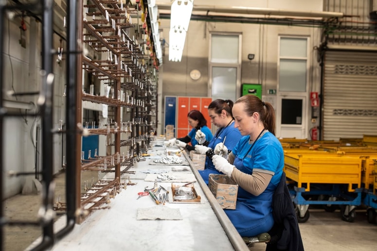 Unior je po Uniturju prodal še svojo družbo v srbskem Kragujevcu Unior Components. Nove lastnice so družbe okoli idrijskega Kolektorja.