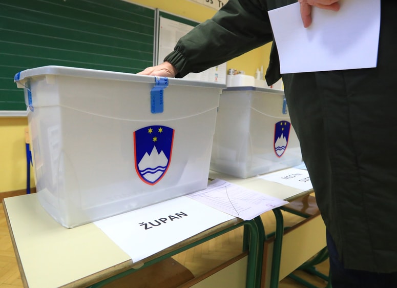 Glavna fotografija članka:Kakšne so županske plače? Več prebivalcev, višja plača