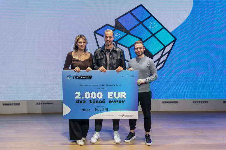 Glavna fotografija članka:Ekipa Delfini osvojila LIT hekaton 2022