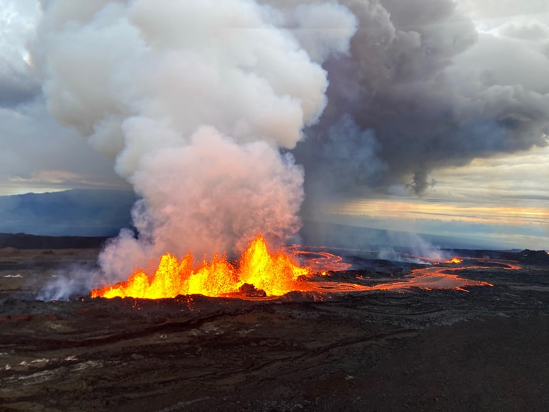 Bruhanje vulkana Mauna Loa na Havajih