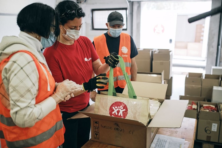 Zbiranje pomoč za ljudi v Ukrajini