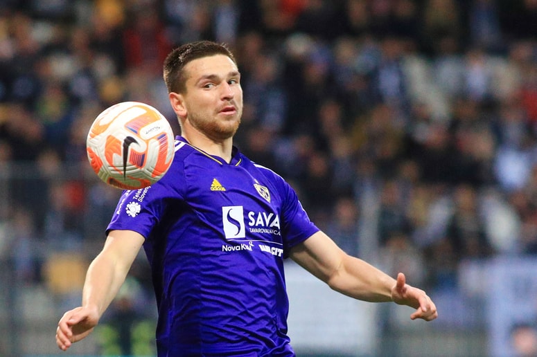 Žana Vipotnika v Bordeauxu čaka zdravniški pregled in podpis prve pogodbe v tujini.

 