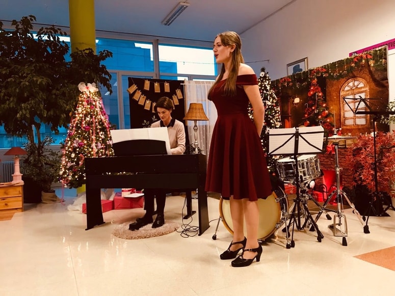 Šolski center Velenje redno sodeluje s starejšimi in zanje pripravlja razna srečanja.  