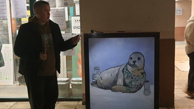 Z odprtja umetniških lightboxov 