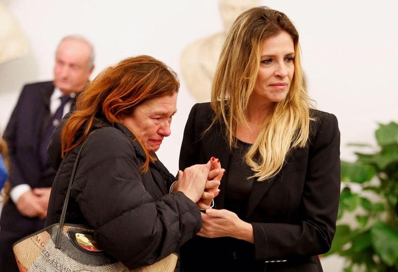 Žena pokojnega srbskega nogometaša Arianna Mihajlović (desno)