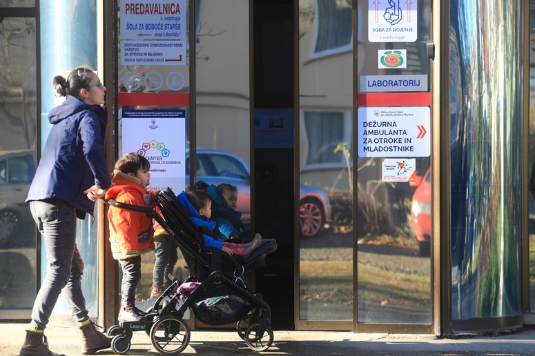 Glavna fotografija članka:Petkrat več gripe kot pred pandemijo. Pediatri pozivajo, naj bodo vsi otroci naslednji teden doma, tudi vrtčevski