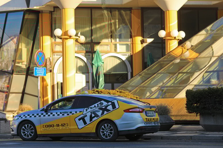 Prevoza s taksijem si v najdaljši noči ne boste mogli vnaprej rezervirati. 