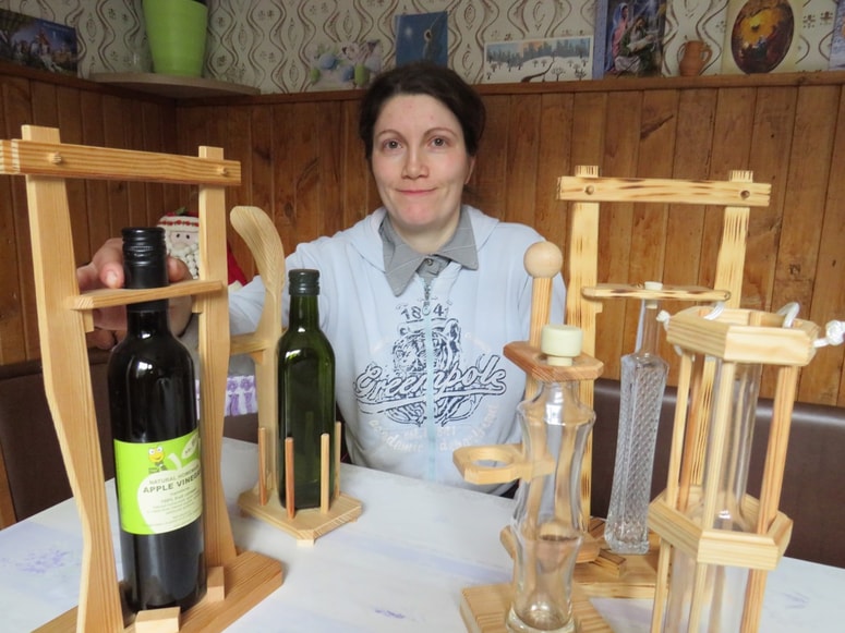 Simona Adam je ponosna, da so njihov kis in kis z medom uvrstili med darilne izdelke.