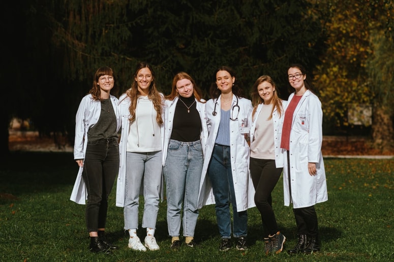 Glavna fotografija članka:Humanitarno-medicinska odprava: Šest absolventk v Afriko zaradi želje po pomoči