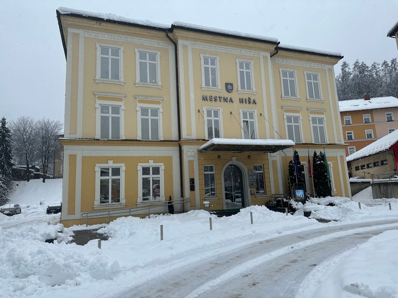 Med izbranimi občinami je povprečna maloprodajna cena toplote januarja najvišja na Ravnah na Koroškem. 