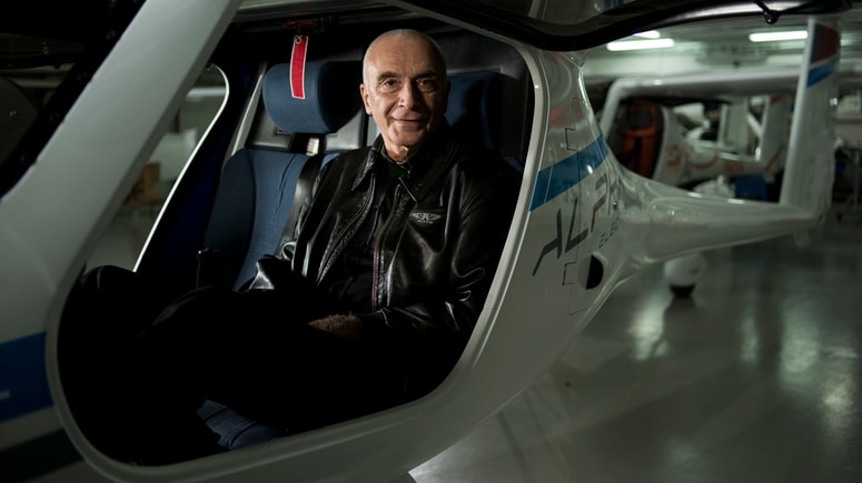 Ivo Boscarol Ivo Boscarol je najbolj prepoznaven slovenski podjetnik, zanesenjak in vizionar.