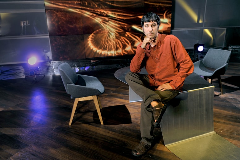 Krešimir Mišak, voditelj legendarne oddaje Na robu znanosti na HTV 