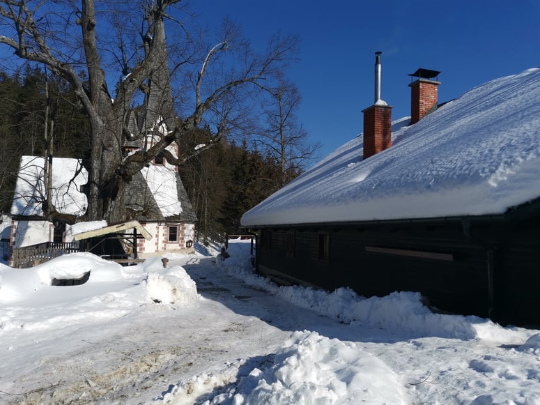 Glavna fotografija članka:Iz Ljubljane v planinski svet: Mladi par prej nikoli ni bil na Koroškem, zdaj sta najemnika koče